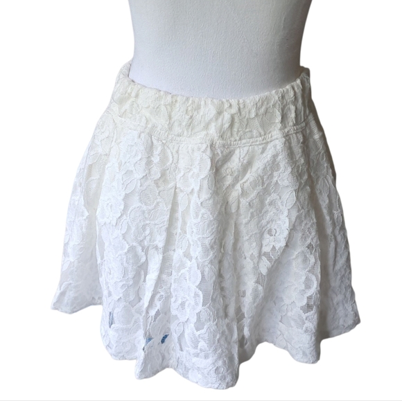 Mini Cotto Lace Skirt - Picture 2 of 5